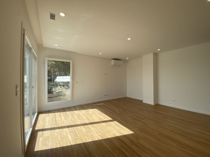 Image No.27-4 Bed House for sale