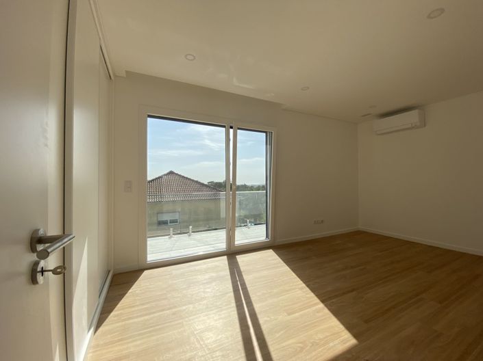 Image No.29-4 Bed House for sale