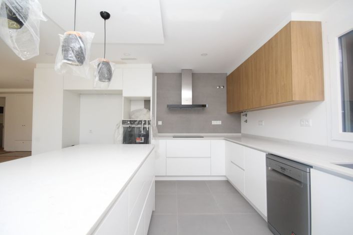 Image No.34-4 Bed House for sale