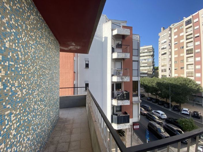 Image No.25-3 Bed Apartment for sale