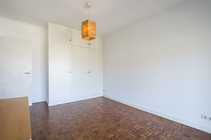 Image No.18-7 Bed House for sale