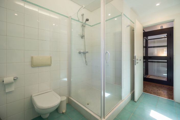 Image No.24-7 Bed House for sale