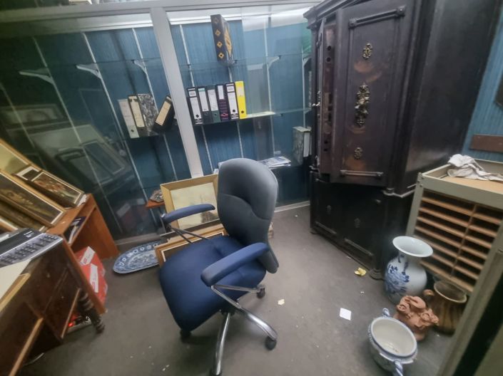 Image No.23-Commercial for sale