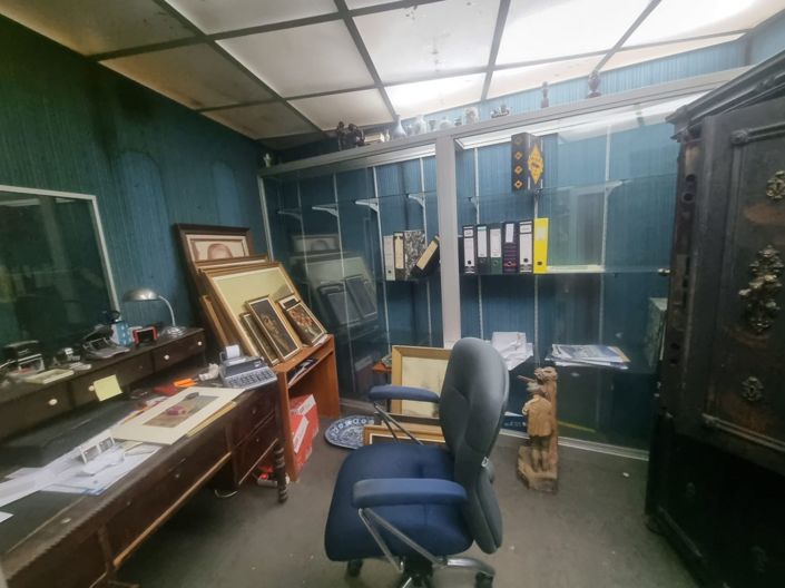 Image No.25-Commercial for sale