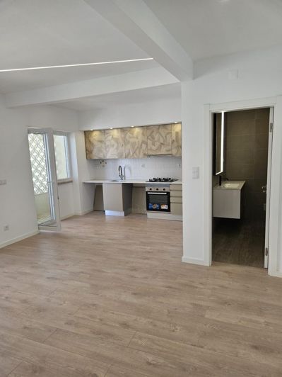 Image No.2-Appartement de 2 chambres à vendre à Almada