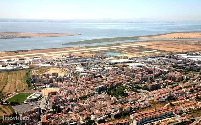 Image No.4-Commercial for sale