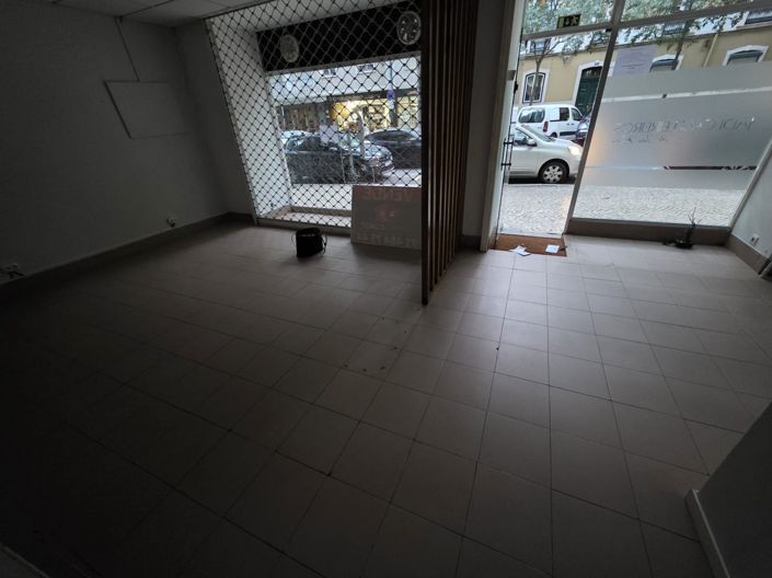 Image No.2-Commercial à vendre à Lisbon