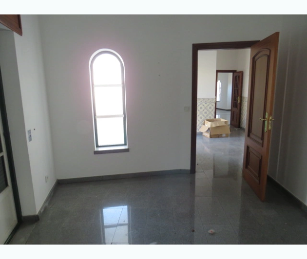 Image No.11-2 Bed House for sale