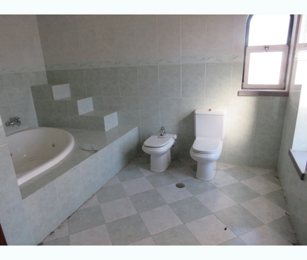 Image No.8-2 Bed House for sale