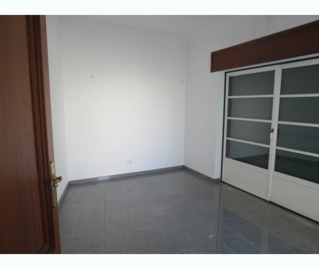 Image No.9-2 Bed House for sale