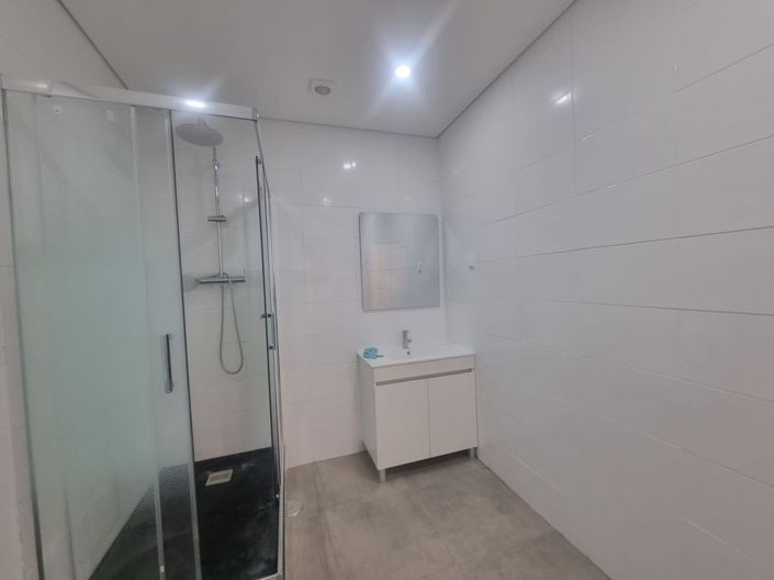 Image No.8-2 Bed Apartment for sale