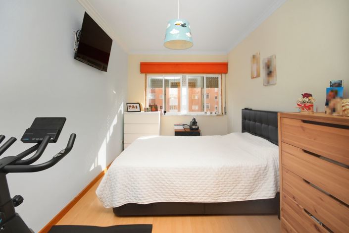 Image No.20-2 Bed Apartment for sale