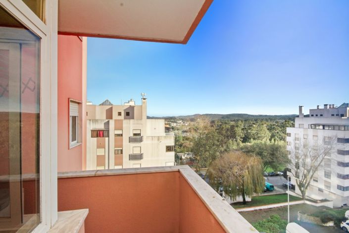 Image No.25-2 Bed Apartment for sale