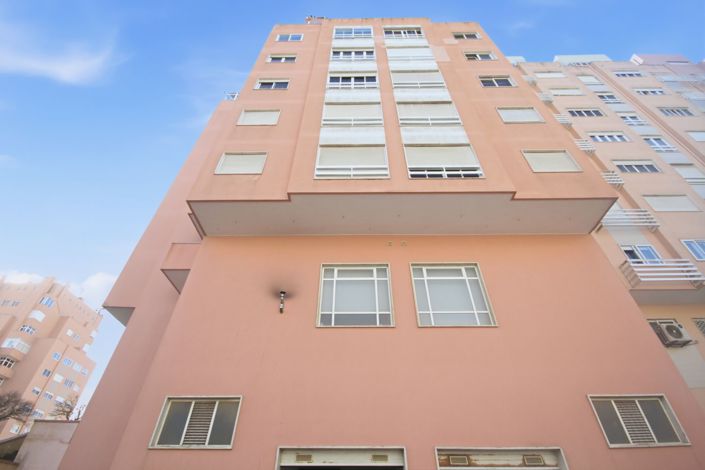 Image No.29-2 Bed Apartment for sale