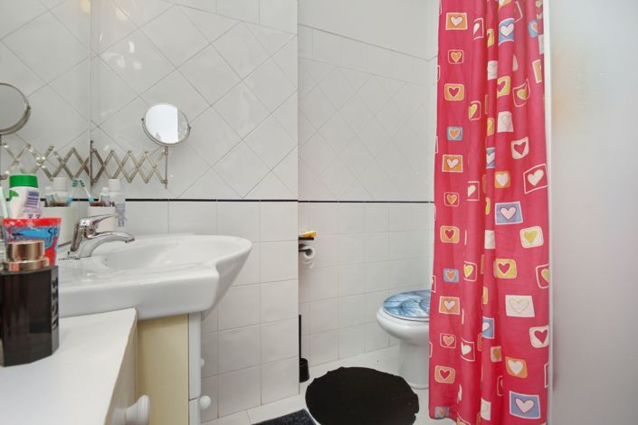 Image No.8-2 Bed Apartment for sale