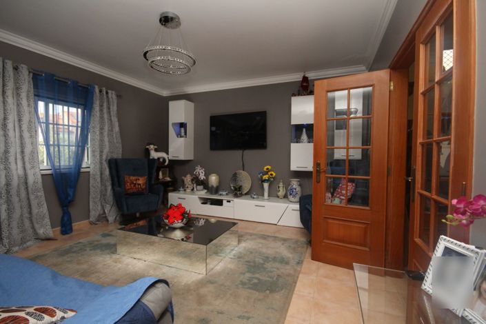 Image No.16-4 Bed House for sale