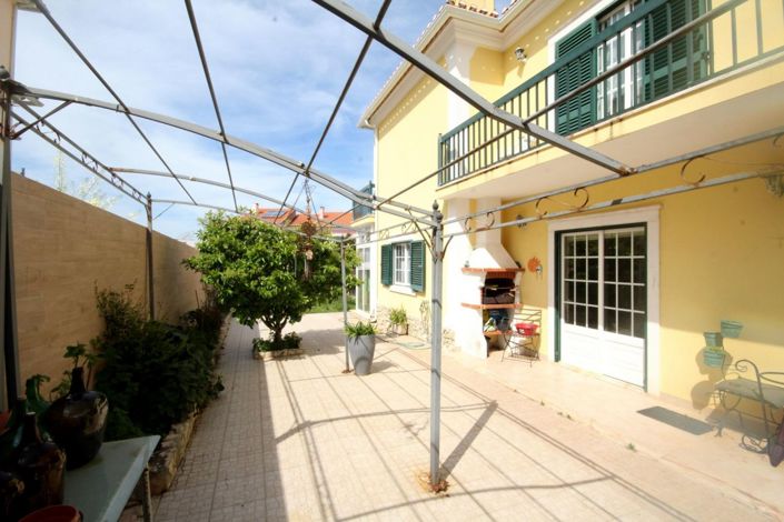 Image No.17-4 Bed House for sale