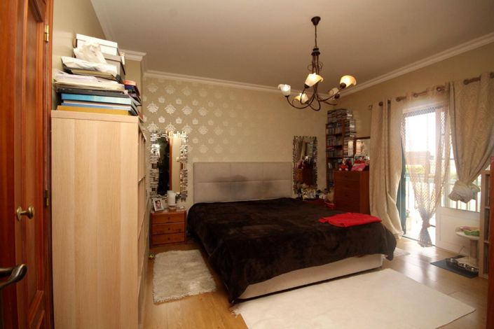 Image No.28-4 Bed House for sale