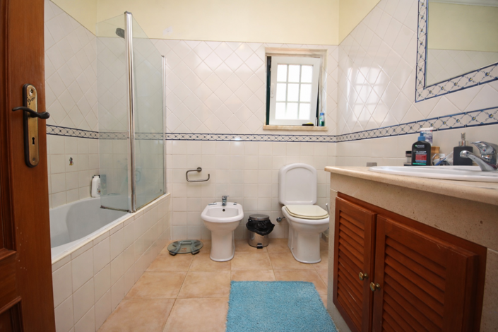 Image No.32-4 Bed House for sale