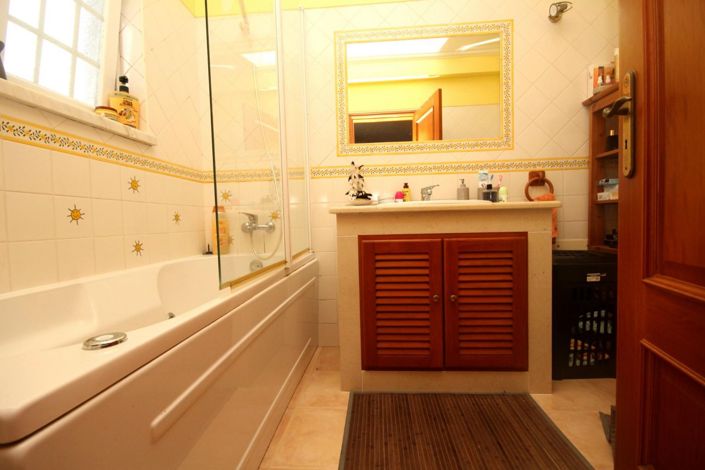 Image No.34-4 Bed House for sale