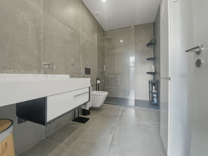 Image No.10-4 Bed House for sale