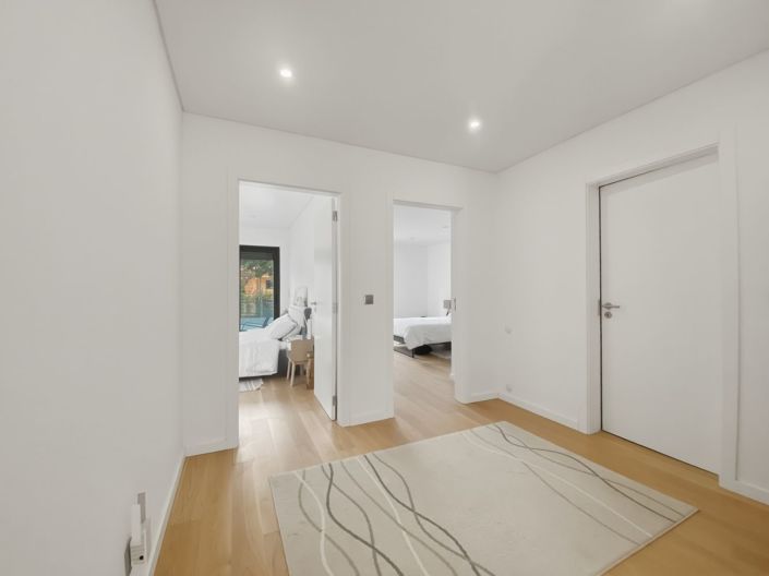 Image No.13-4 Bed House for sale