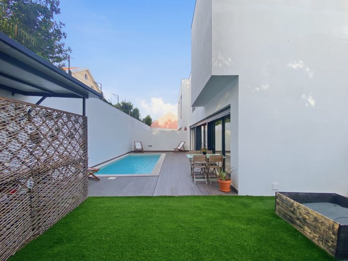 Image No.5-4 Bed House for sale