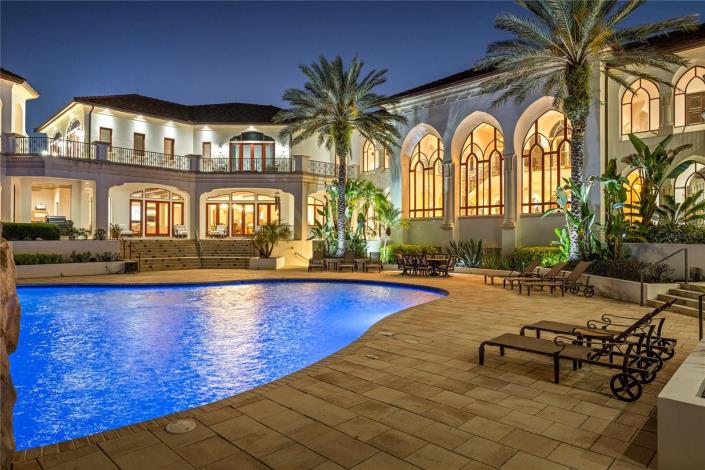 Image No.4-7 Bed Mansion for sale