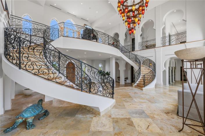 Image No.10-7 Bed Mansion for sale