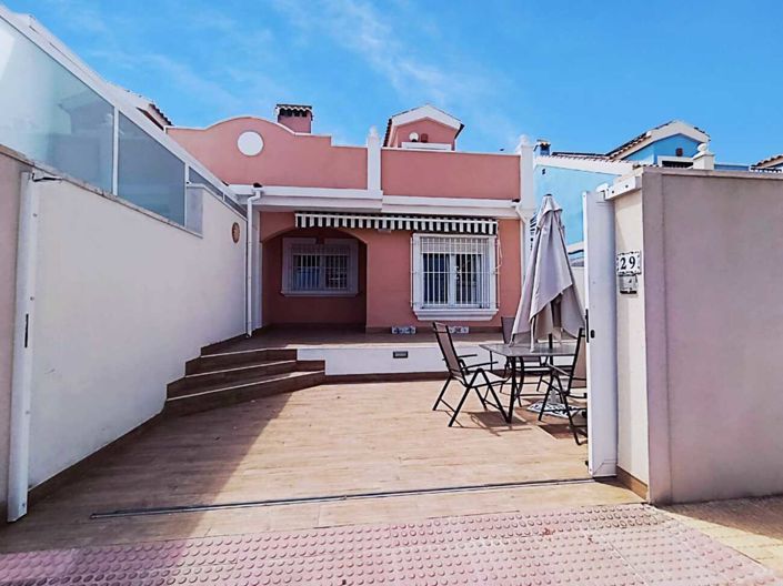 Image No.1-3 Bed House for sale