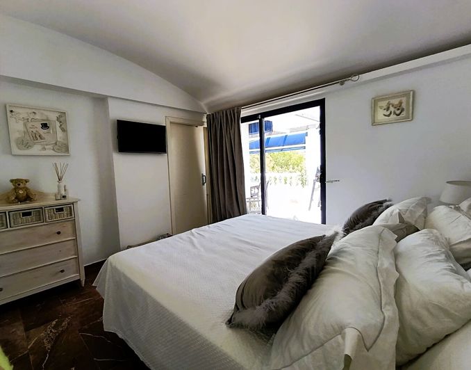 Image No.44-3 Bed Apartment for sale