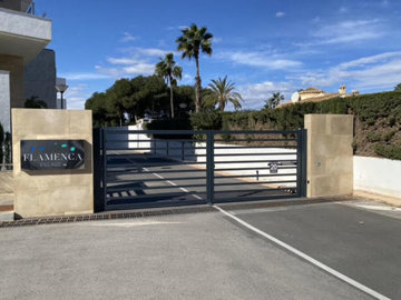 28243-for-sale-in-playa-flamenca-10478413-lar