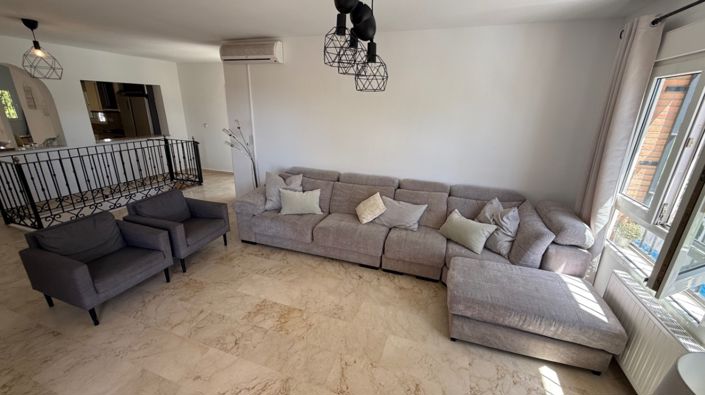 Image No.7-4 Bed Property for sale