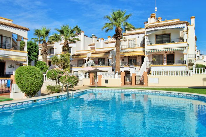 Image No.1-3 Bed Townhouse for sale