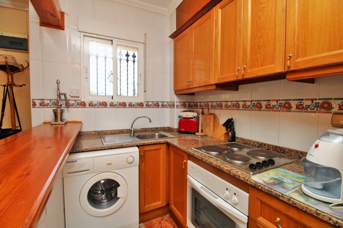 Image No.15-2 Bed Townhouse for sale