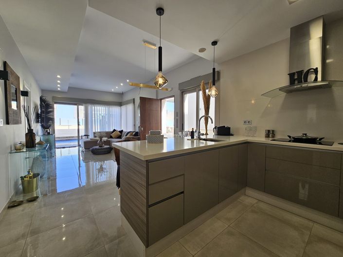 Image No.8-3 Bed Villa for sale