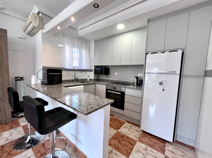 Image No.11-2 Bed Townhouse for sale