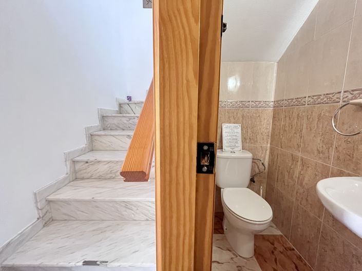 Image No.16-2 Bed Townhouse for sale