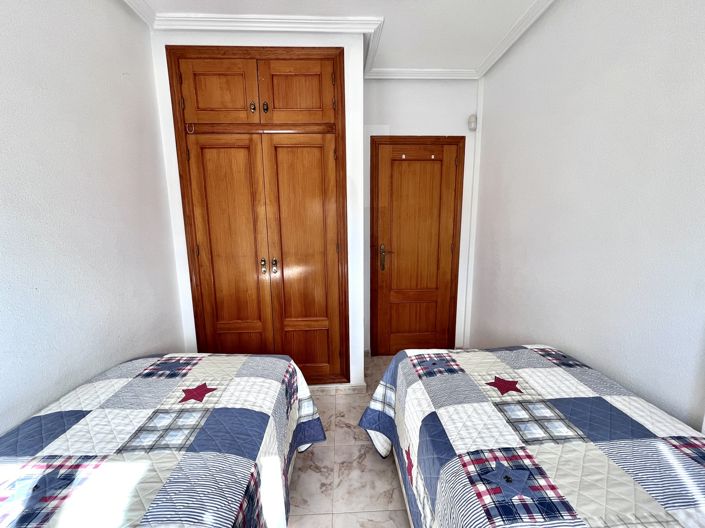 Image No.25-2 Bed Townhouse for sale