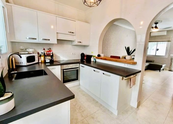 Image No.20-2 Bed House for sale