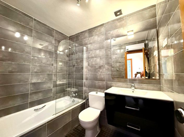 Image No.19-3 Bed Townhouse for sale