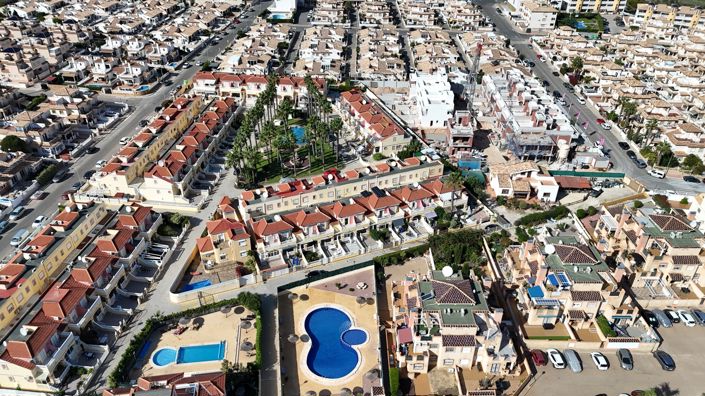 Image No.30-2 Bed Townhouse for sale