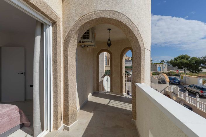 Image No.28-5 Bed Villa for sale