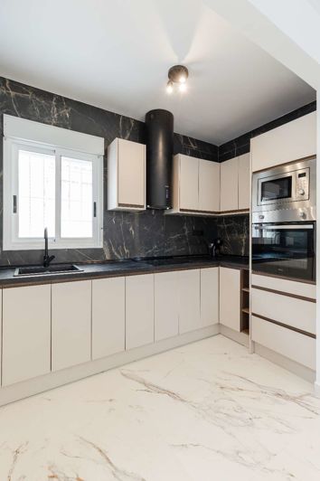 Image No.10-3 Bed Villa for sale