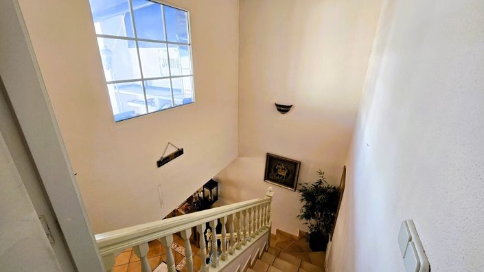 Image No.21-3 Bed House for sale