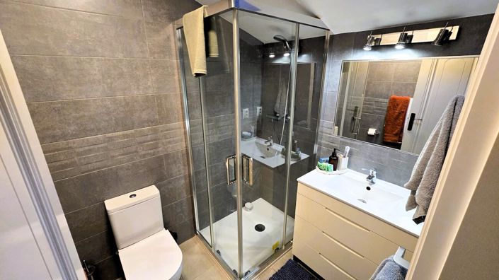 Image No.7-3 Bed House for sale