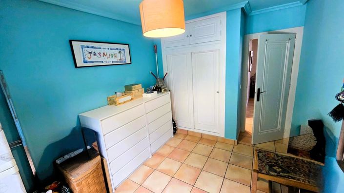 Image No.6-3 Bed House for sale