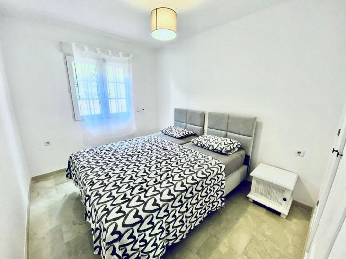 Image No.12-3 Bed Townhouse for sale