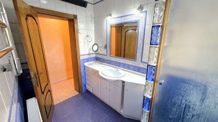 Image No.25-4 Bed Villa for sale