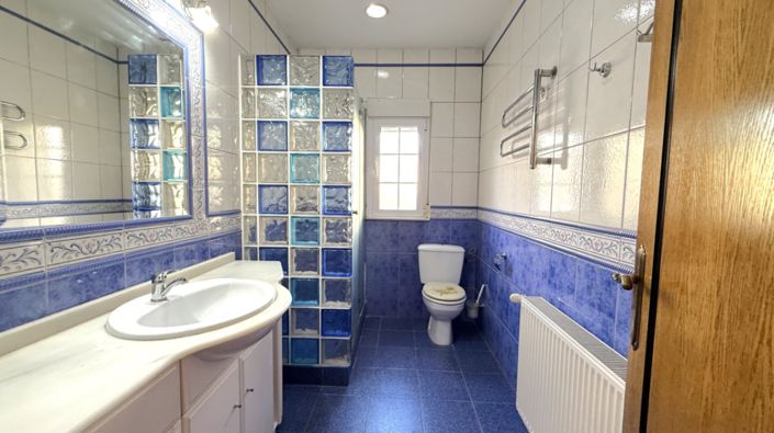 Image No.29-4 Bed Villa for sale